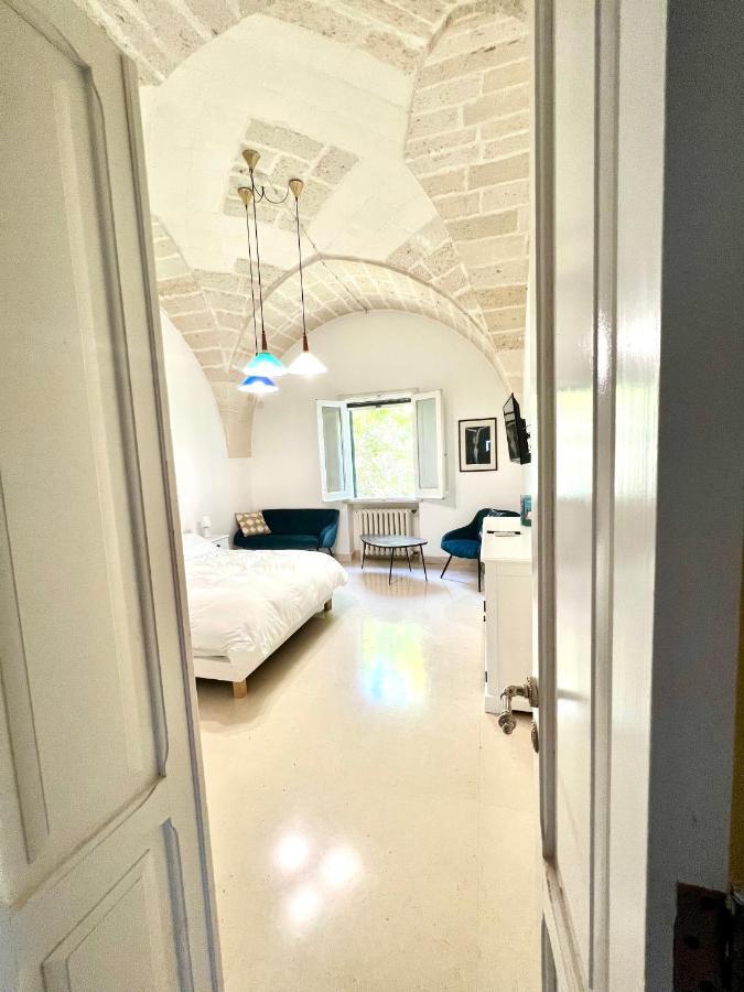 Villa Encantamiento - Dimora Gelsomino - Masseria Storica Nel Cuore Della Puglia Con Piscina Latiano Exterior foto